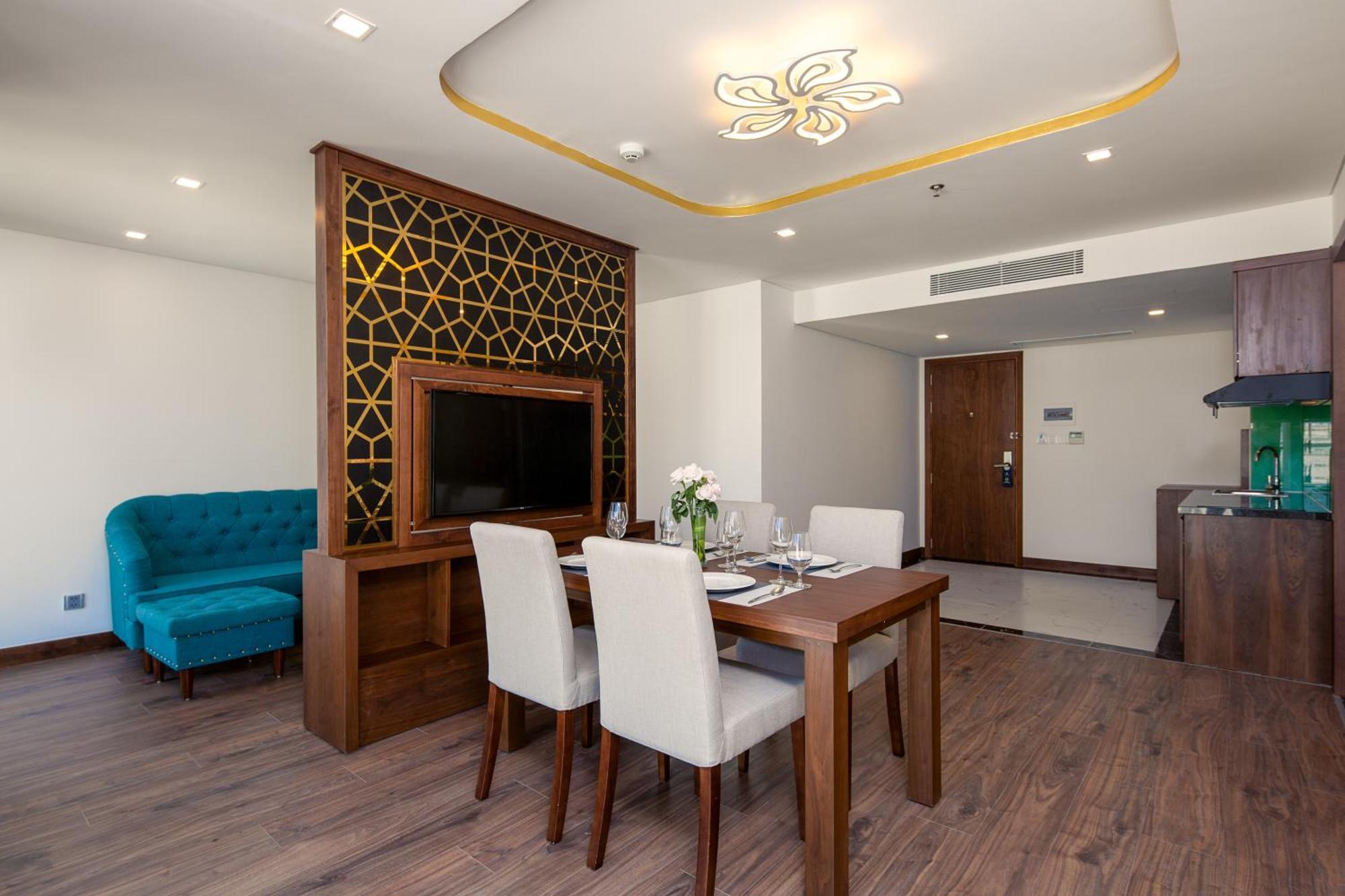 Khách sạn Khách Sạn&spa Cn Palace Boutique 4*